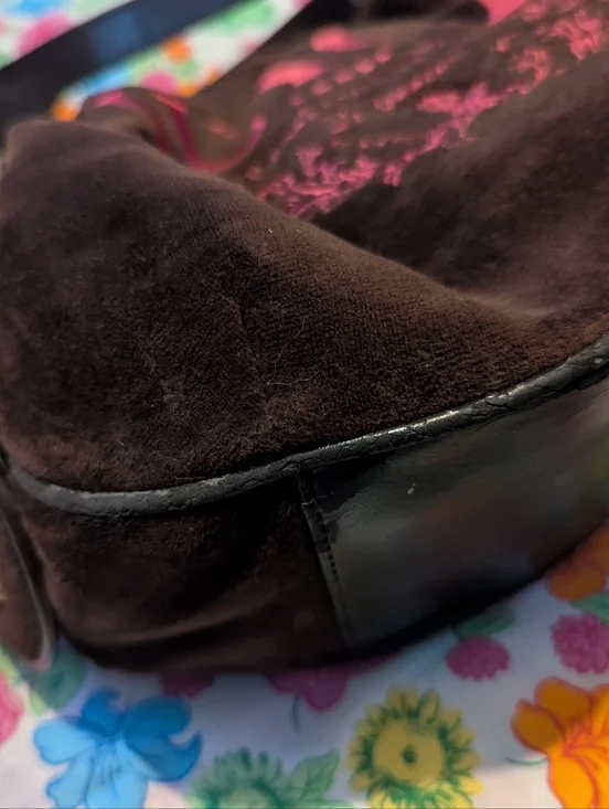 Juicy Couture Brown Velvet Shoulder Bag with Pink Embroidered Logo - Picture 5 of 8